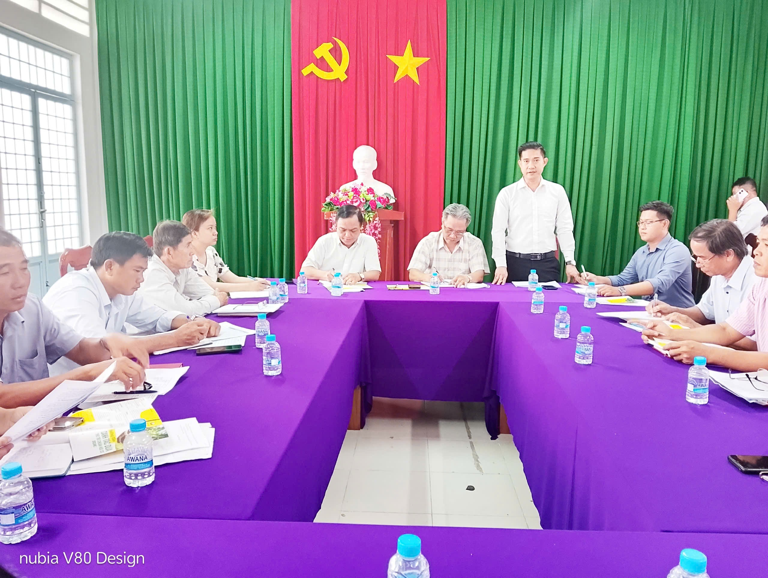 Ủy ban nhân dân xã Nhơn Phú tổ chức cuộc họp triển khai thực hiện phát triển vùng nguyên liệu Dừa hữu cơ trên địa bàn xã