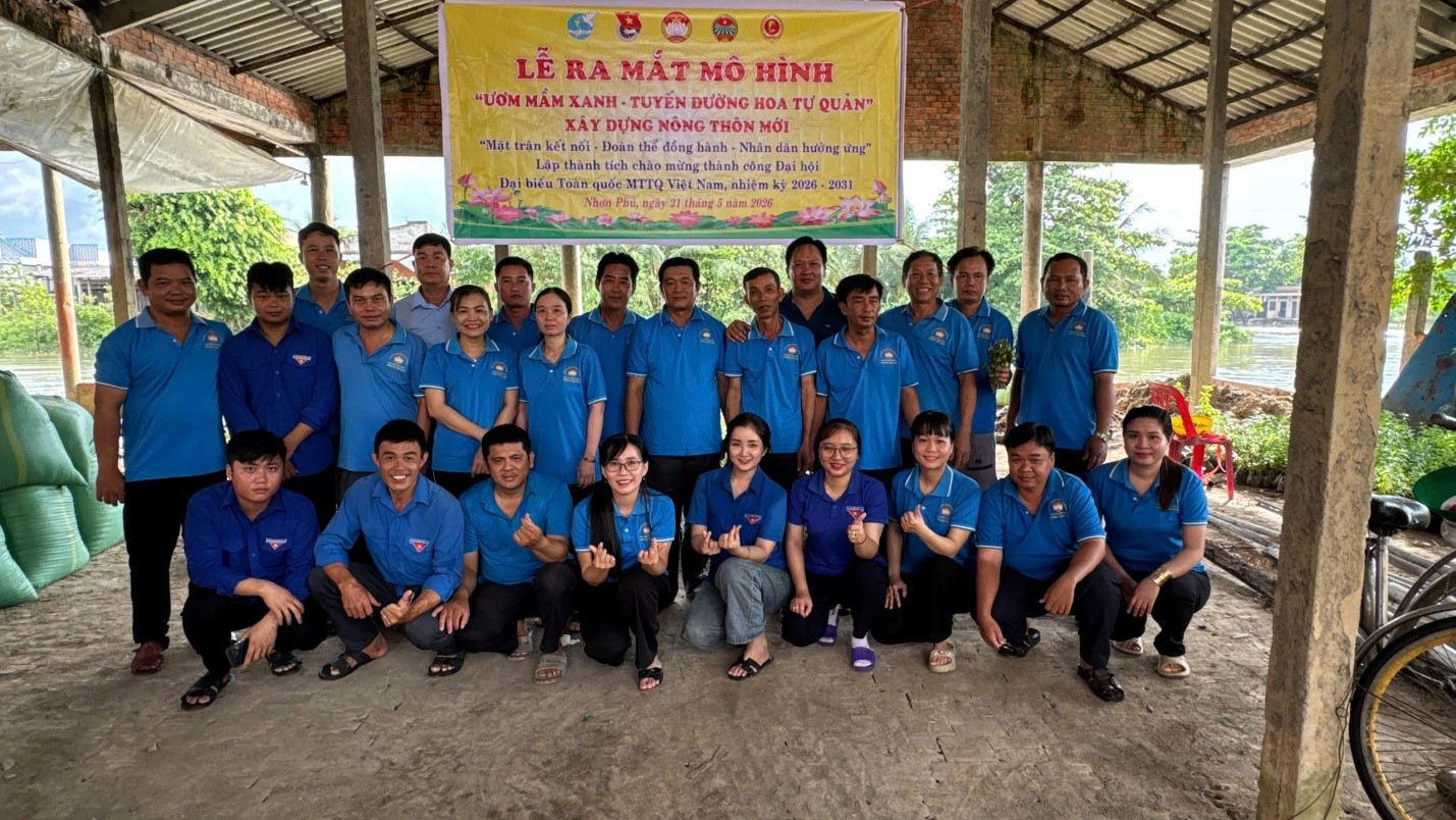 Ủy ban MTTQ Việt Nam xã Nhơn Phú ra mắt mô hình “Ươm mầm xanh - Tuyến đường hoa tự quản”, xây dựng nông thôn mới