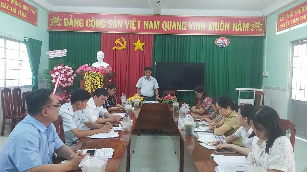 Kiểm tra, giám sát kết quả thực hiện Nghị quyết 6 tháng đầu năm 2026 đối với chi bộ ấp Phú Thọ và chi bộ trường Mầm non Tuổi Thơ III